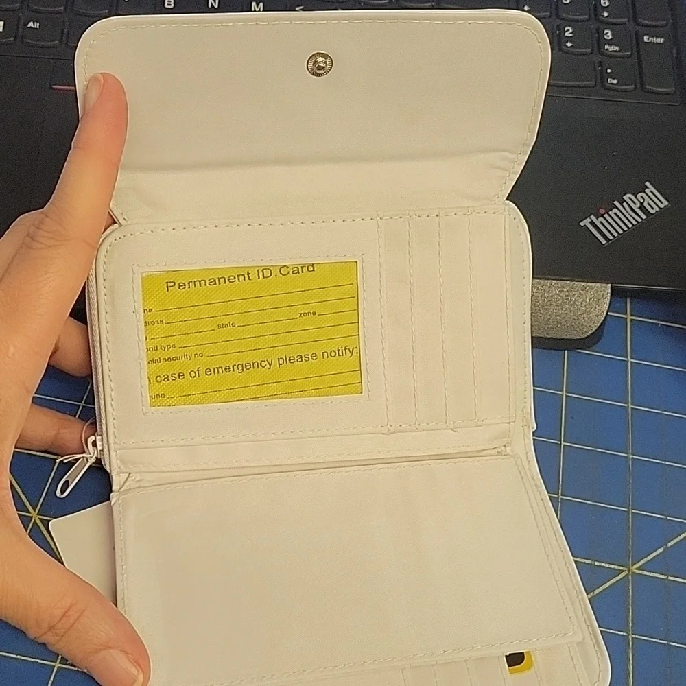 Multi Functure 6x4 Wallet New - White